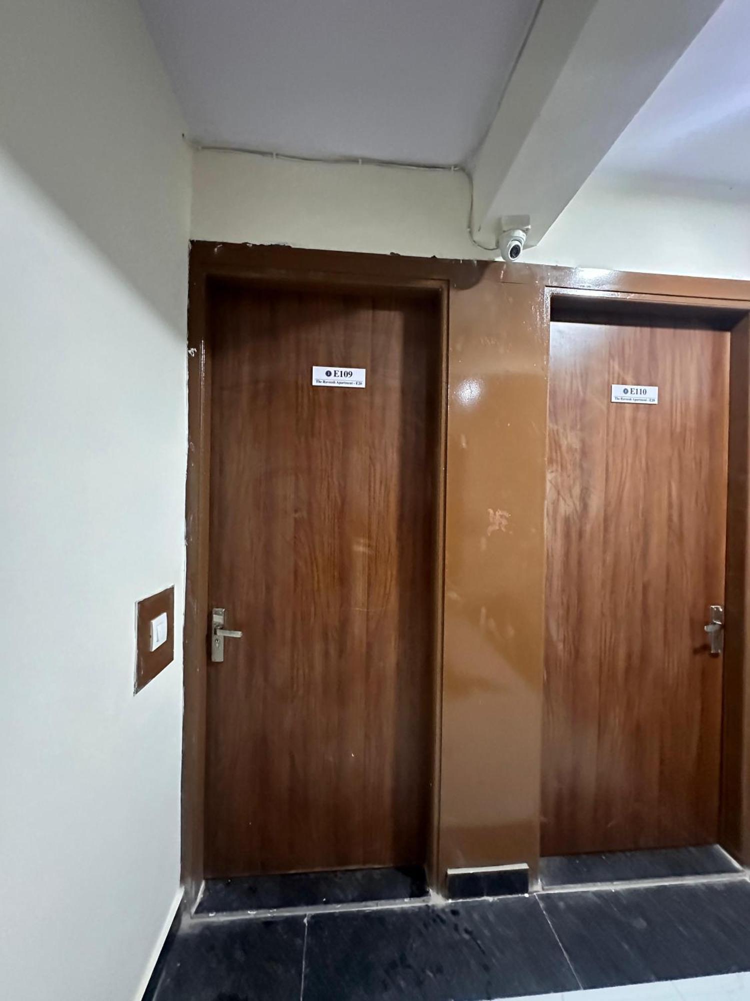 The Raveesh E20 2bhk Apartment New Delhi