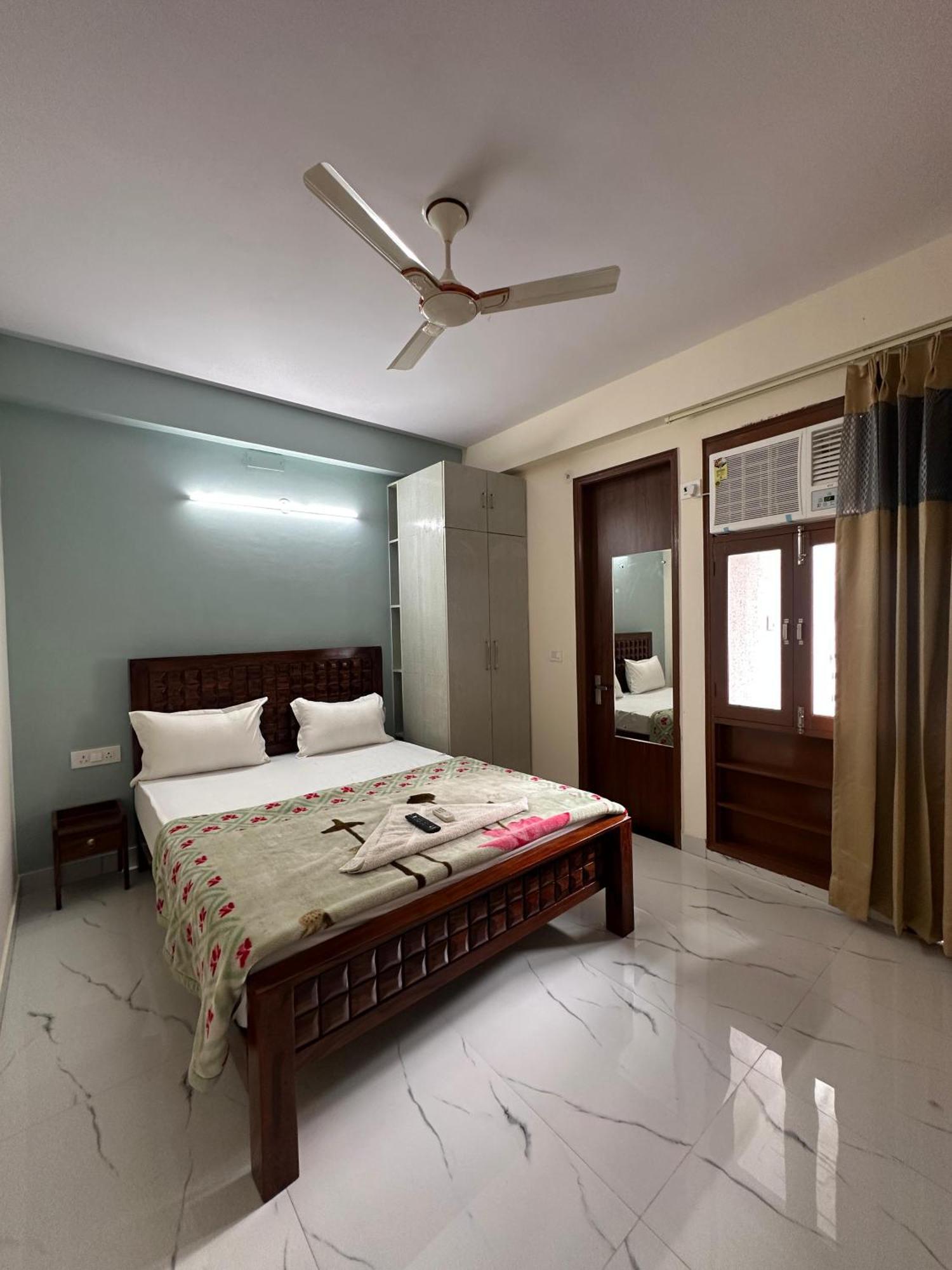 The Raveesh E20 2bhk Apartment New Delhi